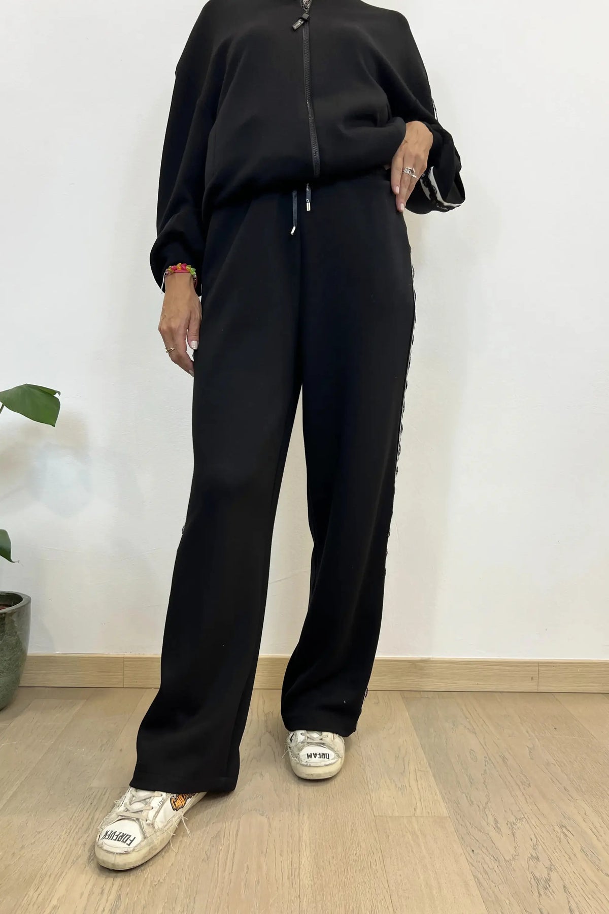 pantalone ricamo